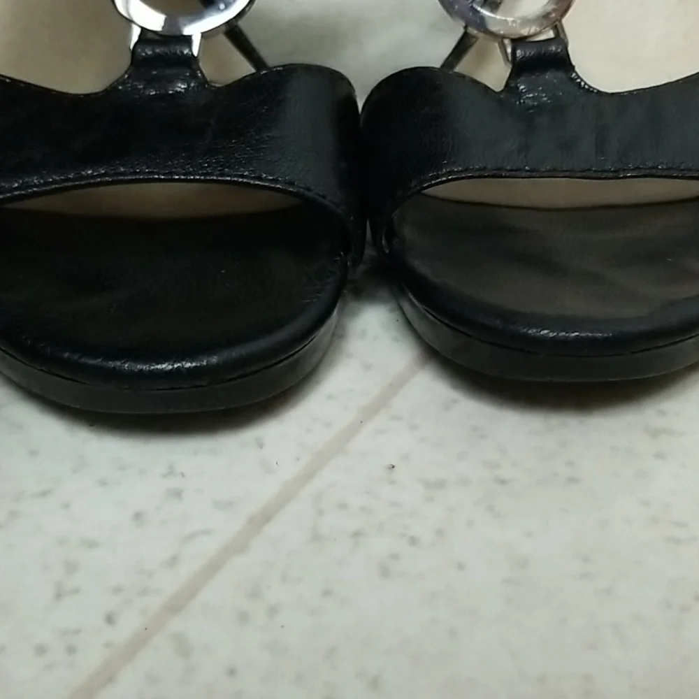 MICHAEL KORS black strappy leather heels fulton Size 7